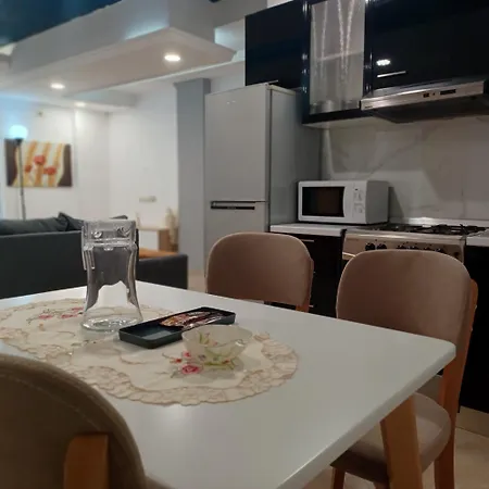 Center شقة تيرانا